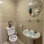 Superb Triple Near Airport - 2 *