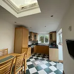 Superb Triple Near Airport - 2 Dublin