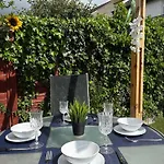 Maison d'hôtes Superb Triple Near Airport - 2 *