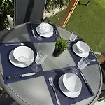 Maison d'hôtes Superb Triple Near Airport - 2 Dublin