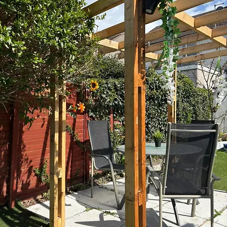Superb Triple Near Airport - 2 * دبلن