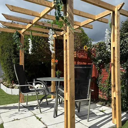 Pensjonat Superb Double Near Airport - 2