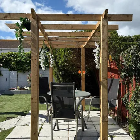 Superb Double Near Airport - 2 Pensjonat *