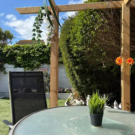 בית הארחה Superb Double Near Airport - 2 *