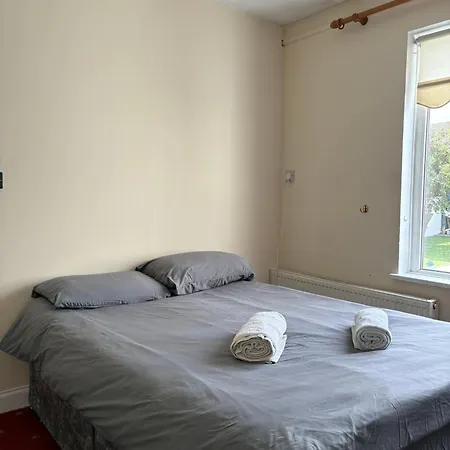 Superb Double Near Airport - 2 Guest house *