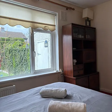 Guest house Superb Double Near Airport - 2 Dublin