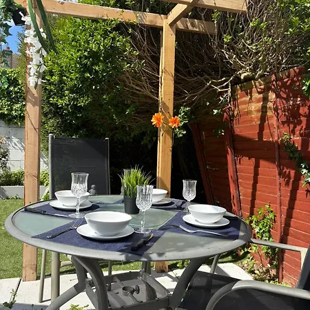 Guest house Superb Double Near Airport - 2 Dublin