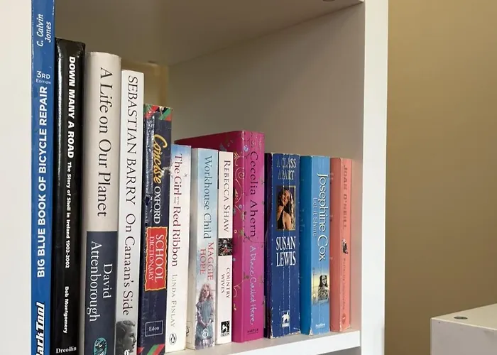 Superb Triple Room Near Airport - 2