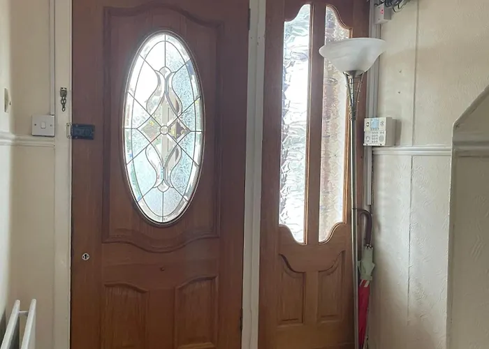 Superb Triple Room Near Airport - 2 * Dublín