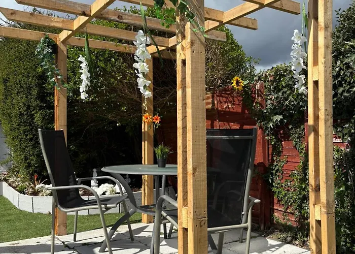 Pensión Superb Triple Room Near Airport - 2