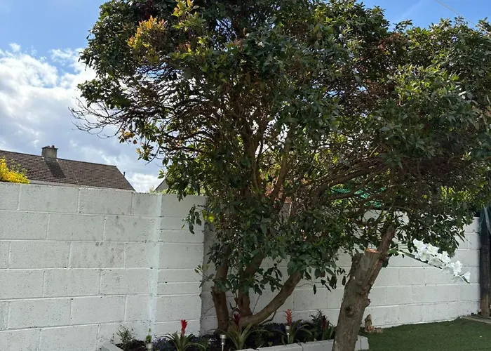 Superb Triple Room Near Airport - 2 Pensión Dublín