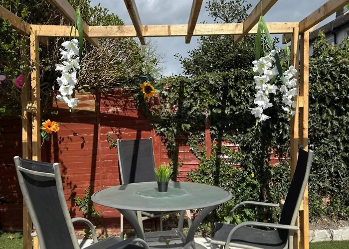 Superb Triple Room Near Airport - 2 * Dublín