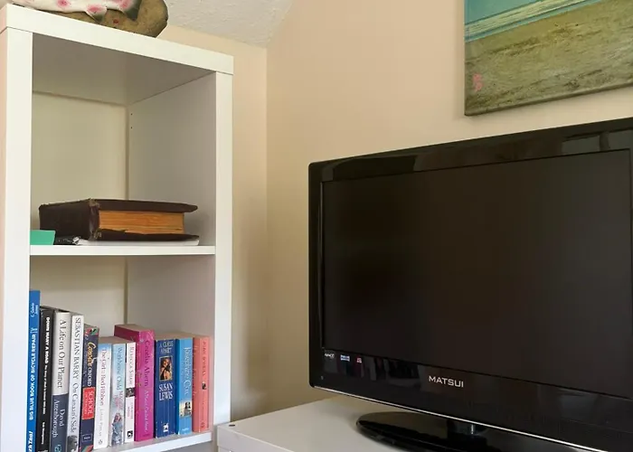 Superb Triple Room Near Airport - 2 *