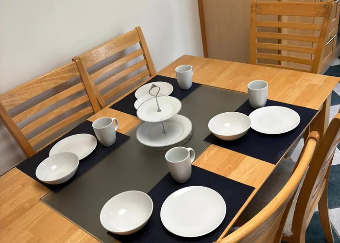 Superb Triple Room Near Airport - 2