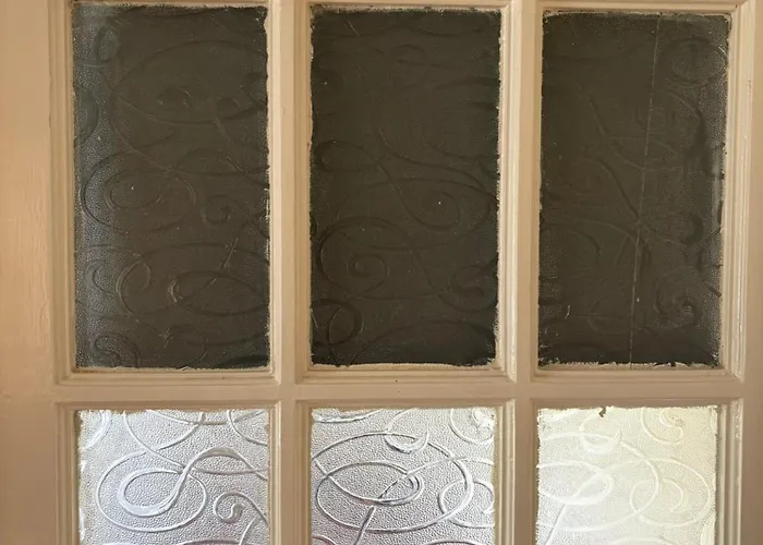 Superb Triple Room Near Airport - 2 Pensión Dublín