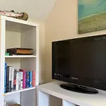 Superb Triple Near Airport - 2 *