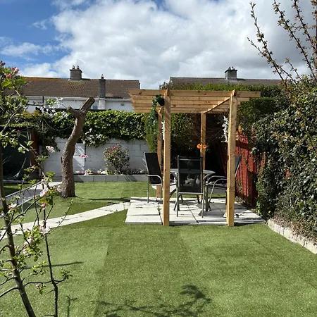 بيت ضيافة Superb Double Near Airport - 2 *