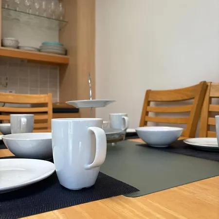 Superb Double Near Airport - 2 بيت ضيافة