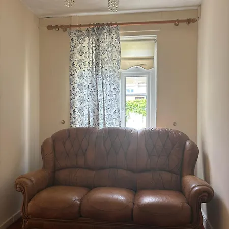 بيت ضيافة Superb Double Near Airport - 2 *